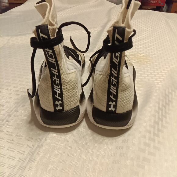 Under Armour Women's Highlight Ace 2.0 Volleyball Shoes 8.5 Black/White - Picture 4 of 6